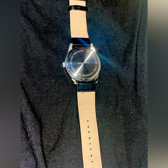 casual stainless steel gold accented quartz movement watch - Picture 5 of 5